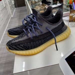 Adidas Yeezy Boost 350 v2 Carbons sz 11